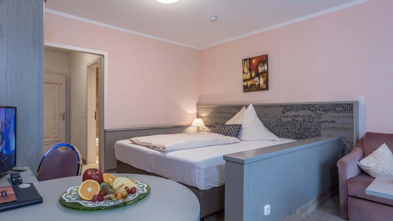 Hotel Am Schlosspark 伊斯马宁 外观 照片