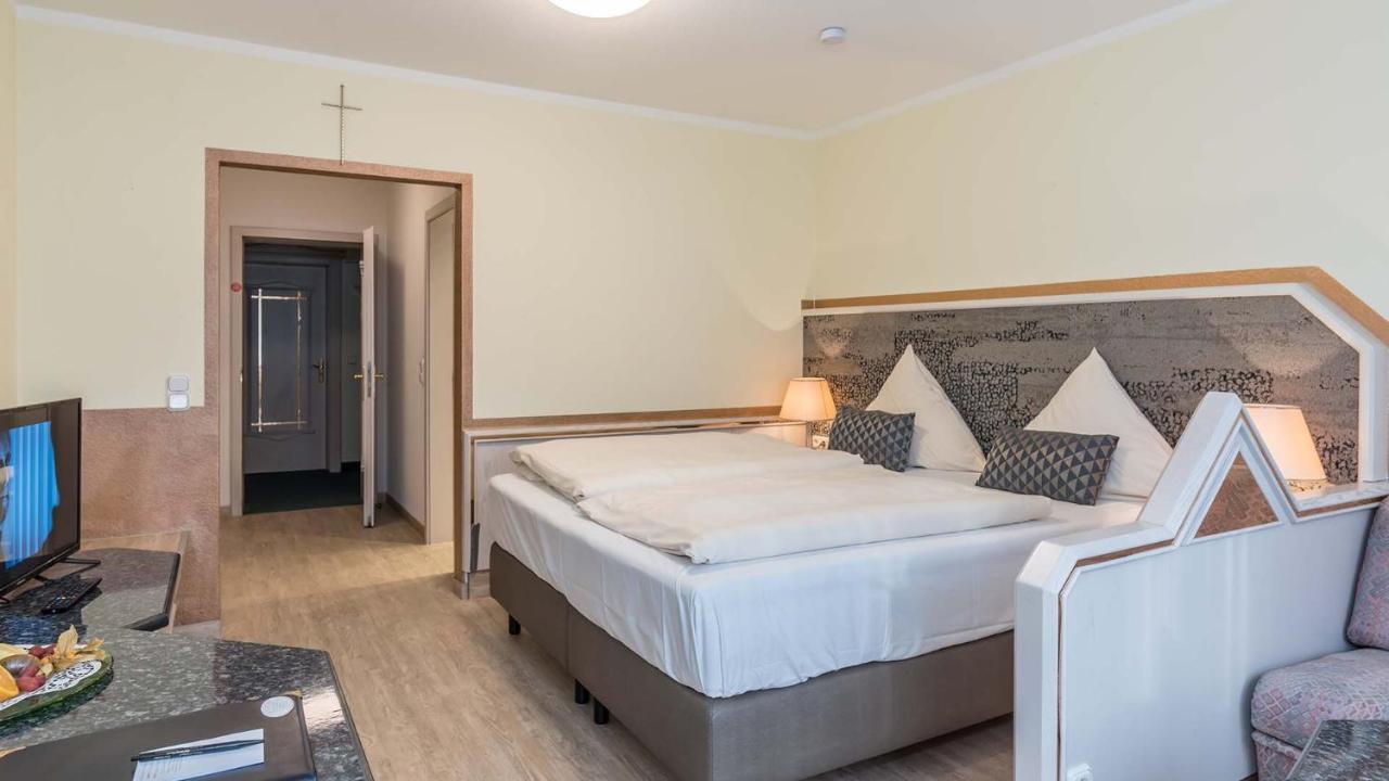 Hotel Am Schlosspark 伊斯马宁 外观 照片