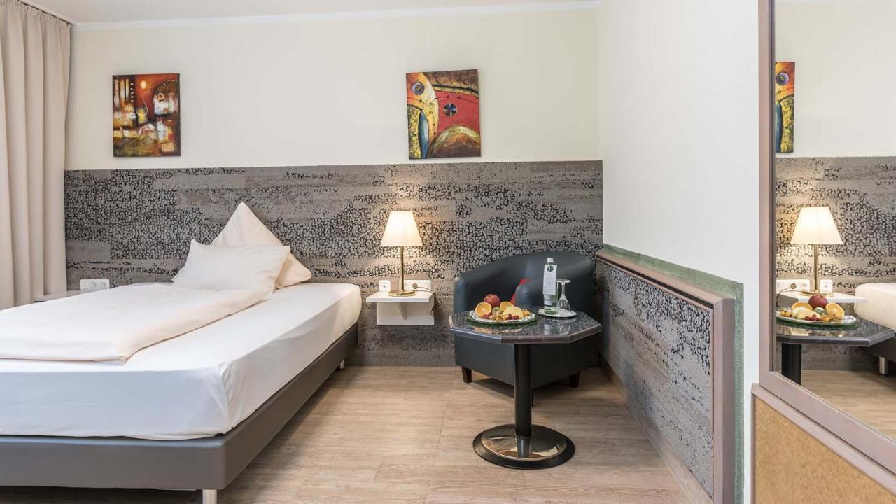 Hotel Am Schlosspark 伊斯马宁 外观 照片