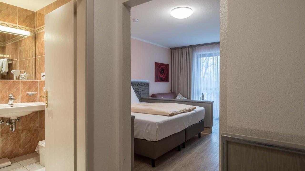 Hotel Am Schlosspark 伊斯马宁 外观 照片