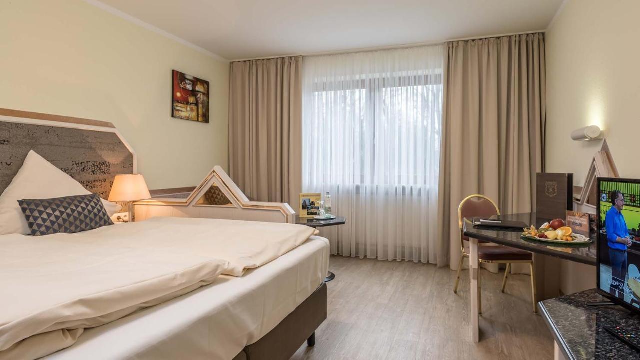 Hotel Am Schlosspark 伊斯马宁 外观 照片