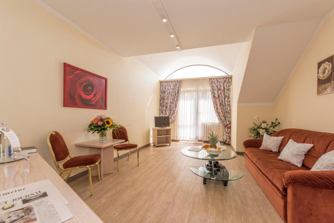 Hotel Am Schlosspark 伊斯马宁 外观 照片